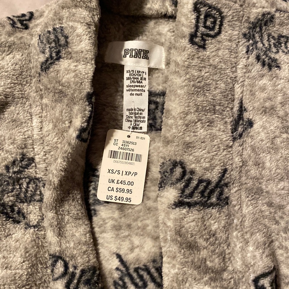 Womens pink robe s xs